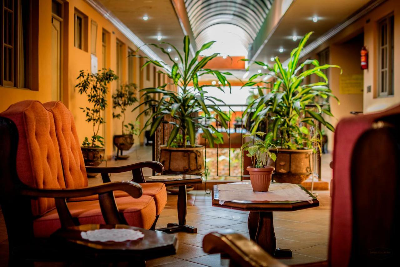 Hotel Monserrat Кочабамба Екстер'єр фото